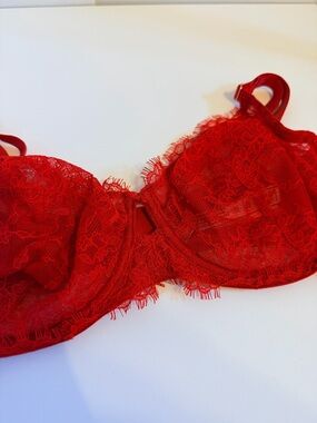 Victoria's Secret Red Lace Fabulous Bra